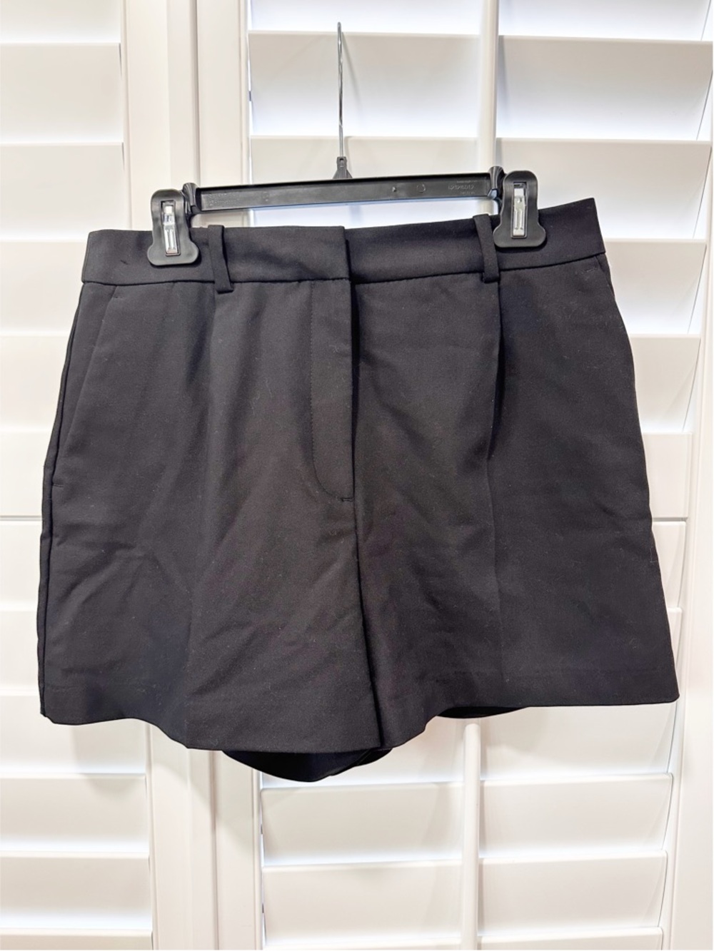 ZARA Black Tailored Shorts Women’s Size L High Waist Pleated Dress Shorts NWT